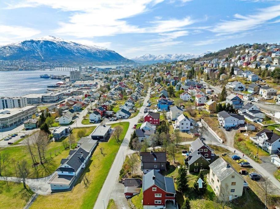 Cozy Little House In Tromso City Экстерьер фото