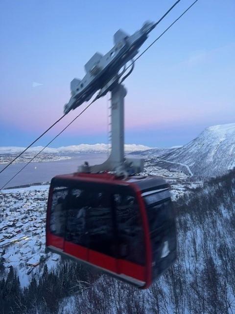 Cozy Little House In Tromso City Экстерьер фото